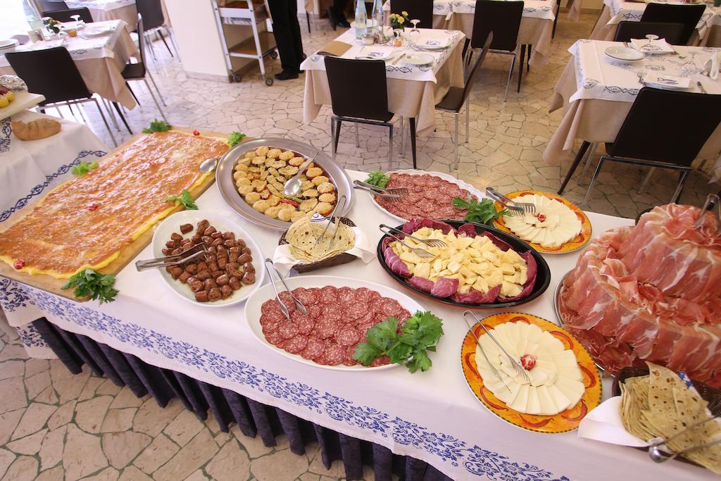 Hotel Patrizia Річчоне Екстер'єр фото
