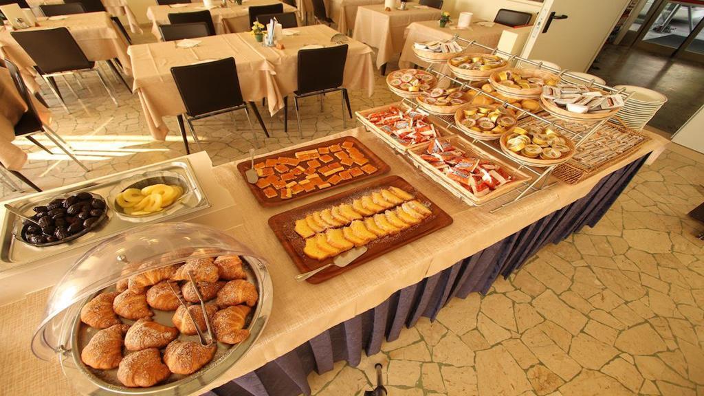 Hotel Patrizia Річчоне Екстер'єр фото